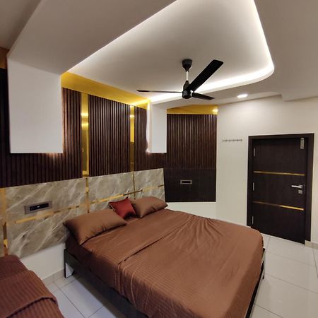 Sundar Lodge Tiruppatur Exterior photo